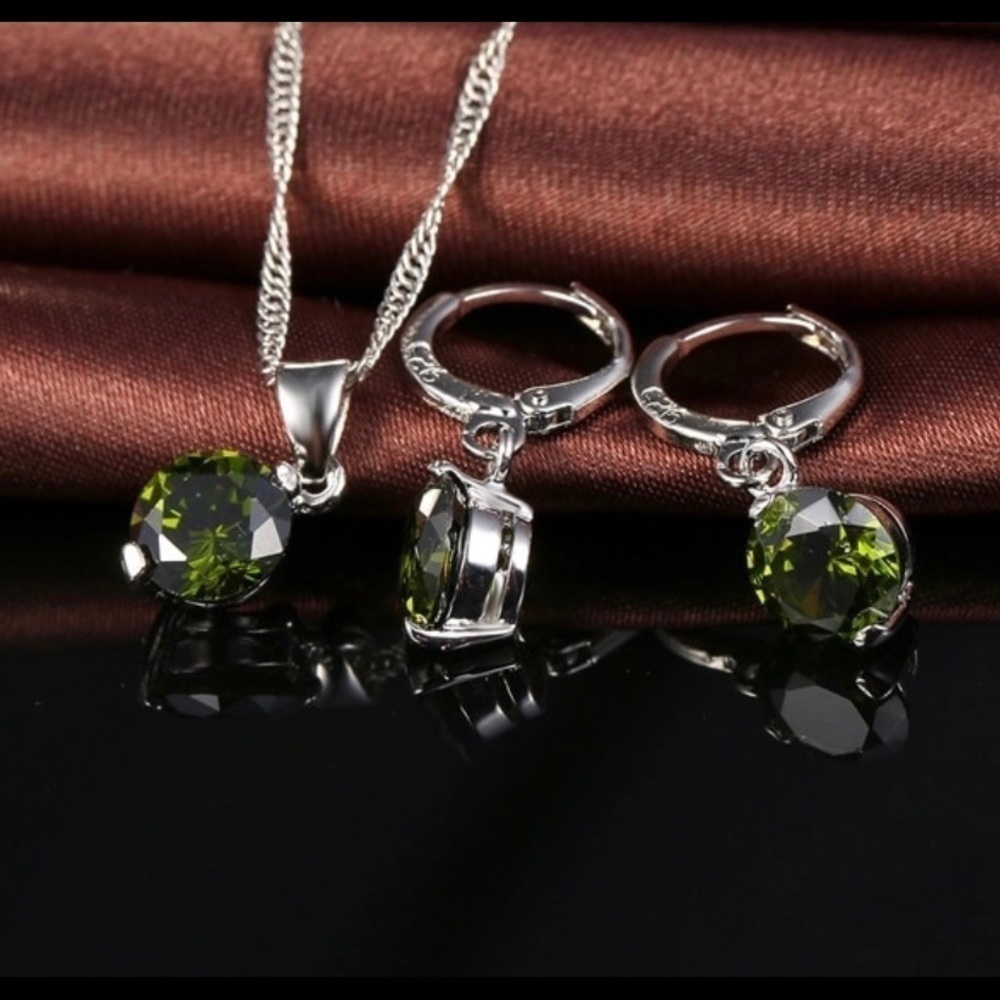 Sterling Silver Round Green Austrian Crystal Set